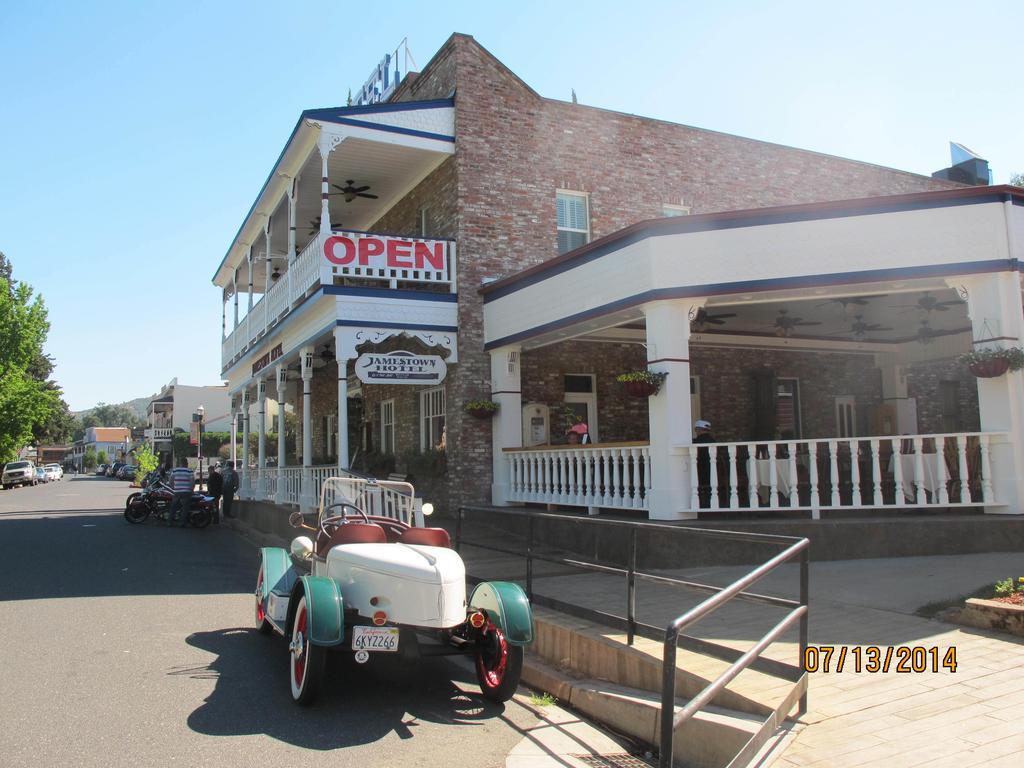 Jamestown Hotel Exterior photo
