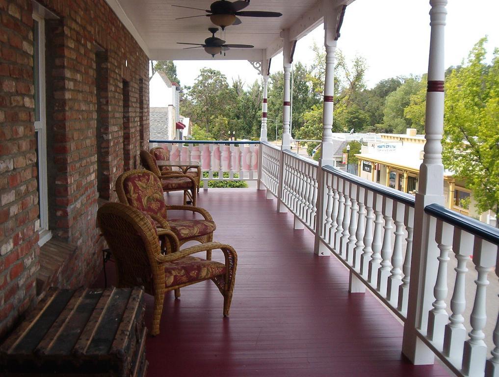 Jamestown Hotel Exterior photo